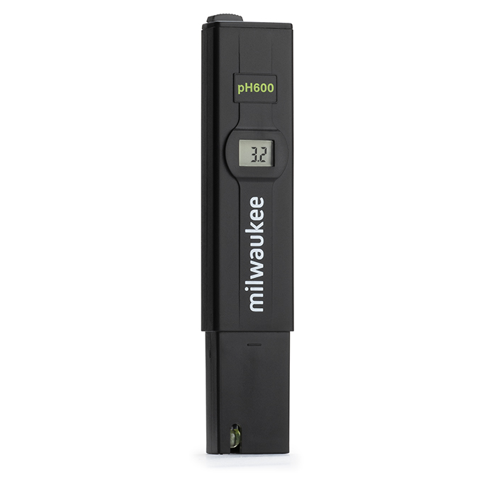 Milwaukee PH600 pH‑Messgerät seitliche-Frontansicht rechts, Display lesbar