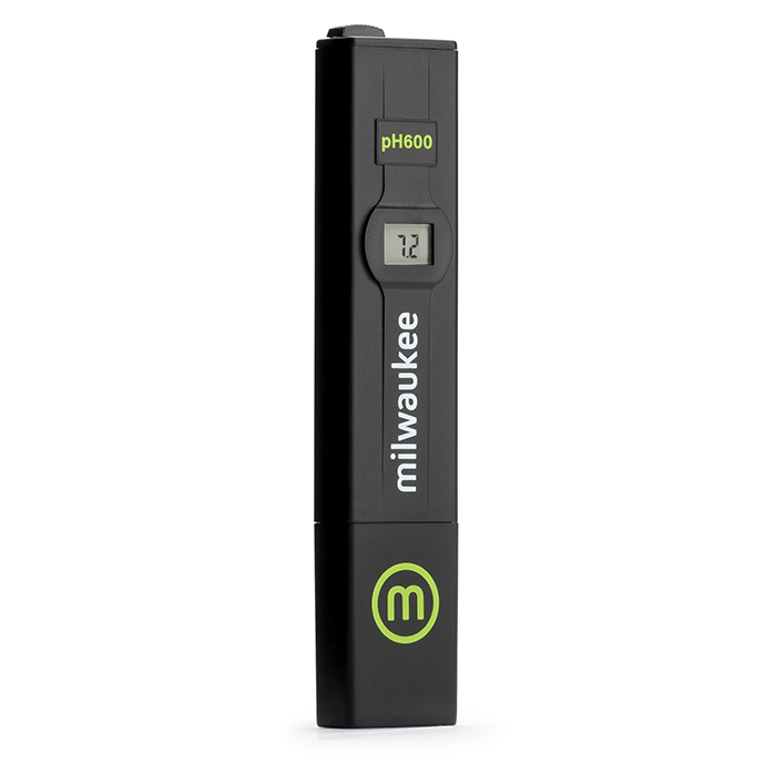 Milwaukee PH600 pH‑Tester Rückwinkel rechts mit Kappe